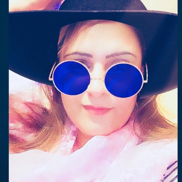 Meet the posher - Picture 2 of 2